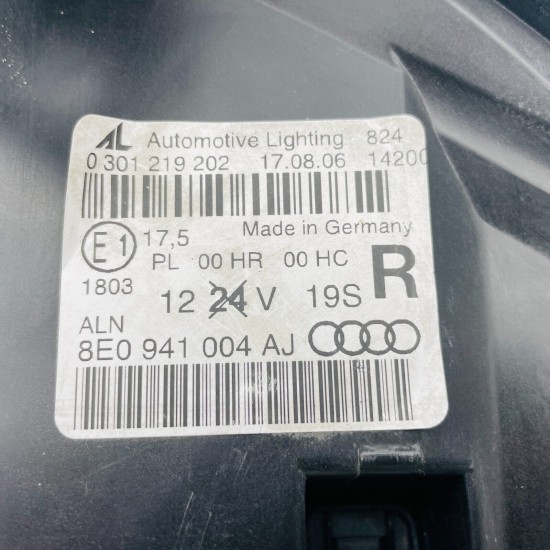 Audi A4 Headlight Driver Side B7 2004 - 2007 [l11]