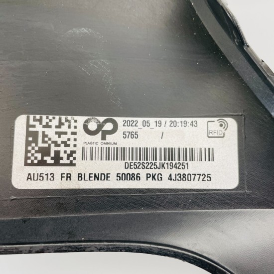 Audi E Tron Gt Front Bumper Trim Grille Genuine 4j3807725 | 2019 - 2023 [v89]