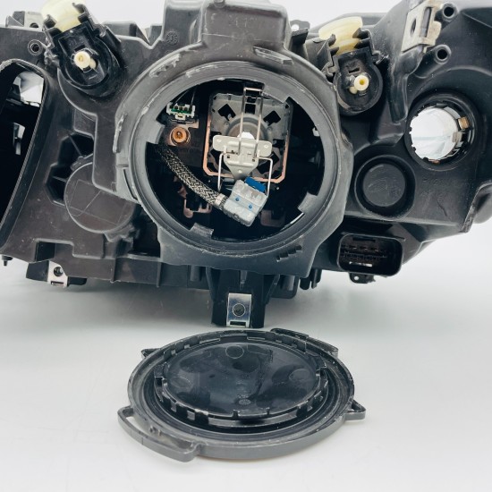 BMW 3 Series Headlight F30 F31 Xenon Right Side Genuine 7338700 | 2015-2018 BMW 3 Series Headlight F30 F31 Xenon Right Side Genuine 7338700 | 2015-2018