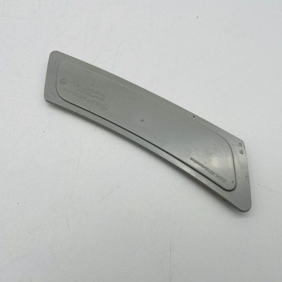 BMW 5 6 Series F10 F06 F12 F13 Right Front Bumper Reflector 63147203266 [x108]