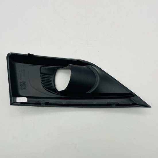 Citroen Picasso Fog Light Grill Trim Surround Right 9654196777 | 2006-2013 [x195 Citroen Picasso Fog Light Grill Trim Surround Right 9654196777 | 2006-2013 [x195