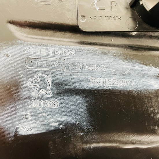 Peugeot Expert Grill Front Left Passenger Side 1594082x / 2017-2023 [zb36]