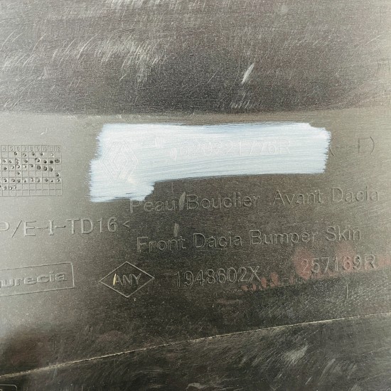 Dacia Duster Front Bumper Genuine Red 620221776r | 2017 - 2023 [aw56]