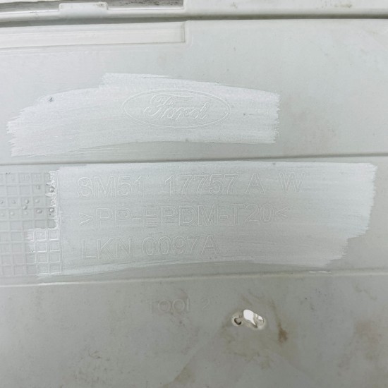 Ford Focus Front Bumper Mk2 Genuine White 8m5117757a | 2008-2011 [au111]