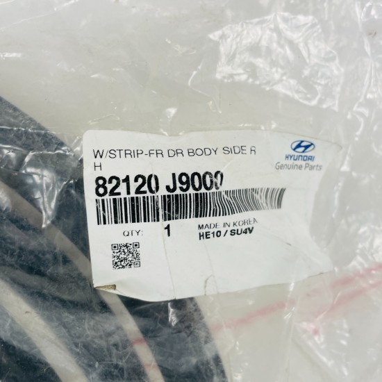 Hyundai Kona Front Door Seal Genuine Right Driver Rubber Weatherstrip  2018-2023