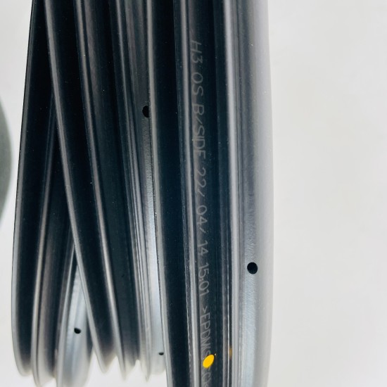 Hyundai Kona Front Door Seal Genuine Right Driver Rubber Weatherstrip  2018-2023