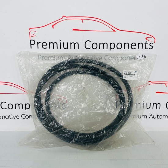 Hyundai Kona Front Door Seal Genuine Right Driver Rubber Weatherstrip 2018-2023 Hyundai Kona Front Door Seal Genuine Right Driver Rubber Weatherstrip 2018-2023