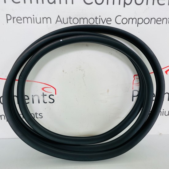 Hyundai Kona Front Door Seal Genuine Right Driver Rubber Weatherstrip 2018-2023 Hyundai Kona Front Door Seal Genuine Right Driver Rubber Weatherstrip 2018-2023