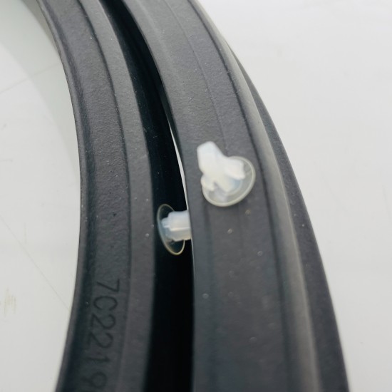 Hyundai I20 Rear Left Door Seal Genuine Rubber Weather Strip  2014 - 2019