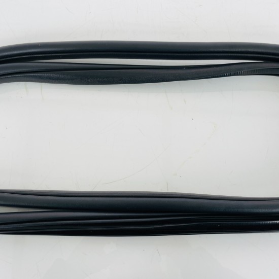 Hyundai I20 Rear Right Door Seal Genuine Rubber Weather Strip 2014 - 2019 Hyundai I20 Rear Right Door Seal Genuine Rubber Weather Strip 2014 - 2019