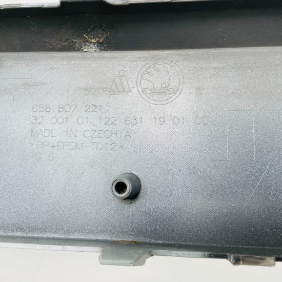 Skoda Kamiq Monte Carlo Front Bumper Genuine White 2019 - 2023 [aj95]