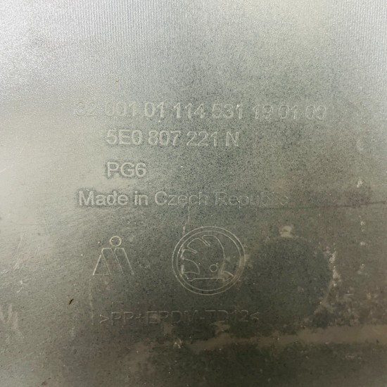 Skoda Octavia Front Bumper Mk3 Se Face Lift Genuine Grey 5e0807221n 2017 - 2020