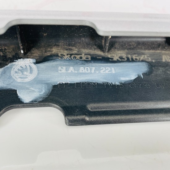 Skoda Enyaq Front Bumper Iv Electric Genuine Silver 5la807221 | 2021-2024 [au93]