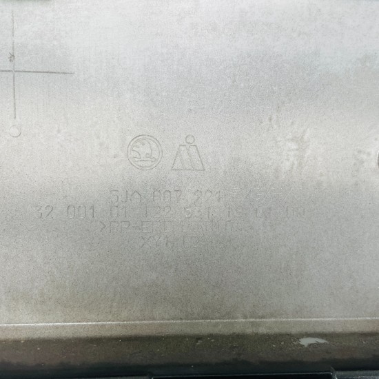 Skoda Rapid Front Bumper Spaceback Genuine Black 5ja807221 | 2012 - 2017 [aw32]