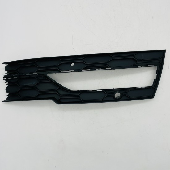 Skoda Octavia Fog Light Grille Cover Front Bumper Genuine 5e3807682 | 2019-2024 Skoda Octavia Fog Light Grille Cover Front Bumper Genuine 5e3807682 | 2019-2024