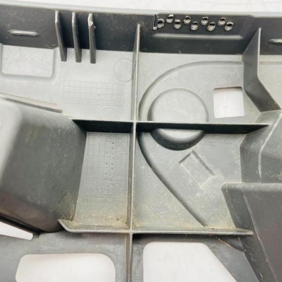 Skoda Kamiq Bracket Front Bumper Left Genuine 658807055 | 2019-2023 [v123]