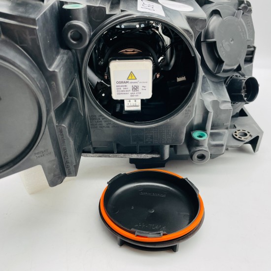 Land Rover Discovery Headlight Genuine L550 Sport Passenger Side 2013 - 2020 Land Rover Discovery Headlight Genuine L550 Sport Passenger Side 2013 - 2020