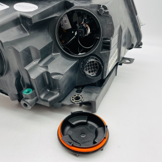 Land Rover Discovery Headlight Genuine L550 Sport Passenger Side 2013 - 2020