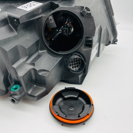 Land Rover Discovery Headlight Genuine L550 Sport Passenger Side 2014 - 2019 Land Rover Discovery Headlight Genuine L550 Sport Passenger Side 2014 - 2019