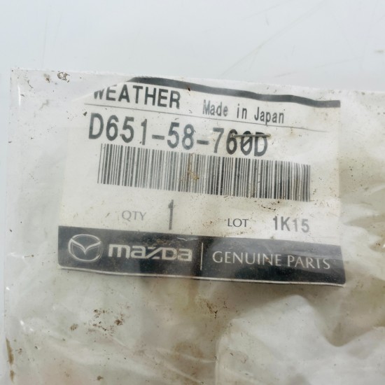 Mazda 2 Front Right Door Seal Genuine Rubber Weatherstrip  2007 - 2014 [za142]