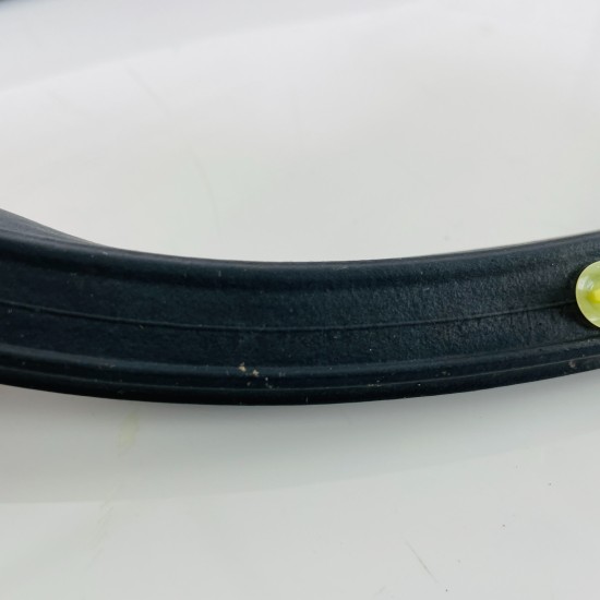 Mazda 2 Front Right Door Seal Genuine Rubber Weatherstrip  2007 - 2014 [za142]