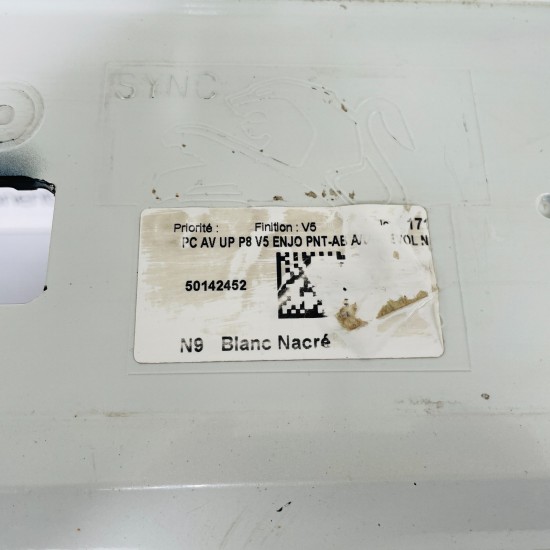 Peugeot 3008 Front Bumper Gt Line Allure Genuine White 9815499077 / 2016 – 2020