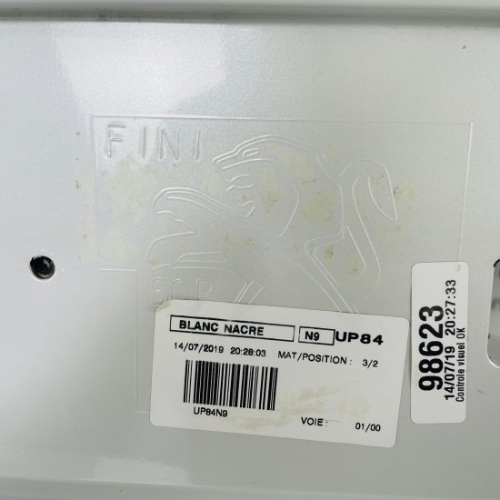 Peugeot 3008 Front Bumper Gt Line Allure Genuine White 9815499077 / 2016 – 2020