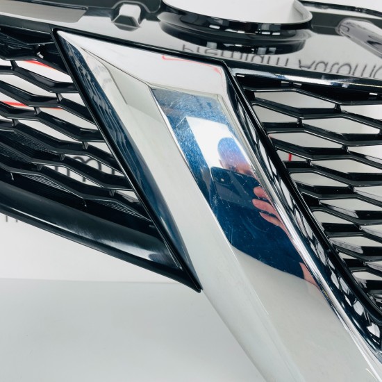 Nissan X Trail Grill T32 Tekna Genuine 9812063477 | 2014-2017 [v92]