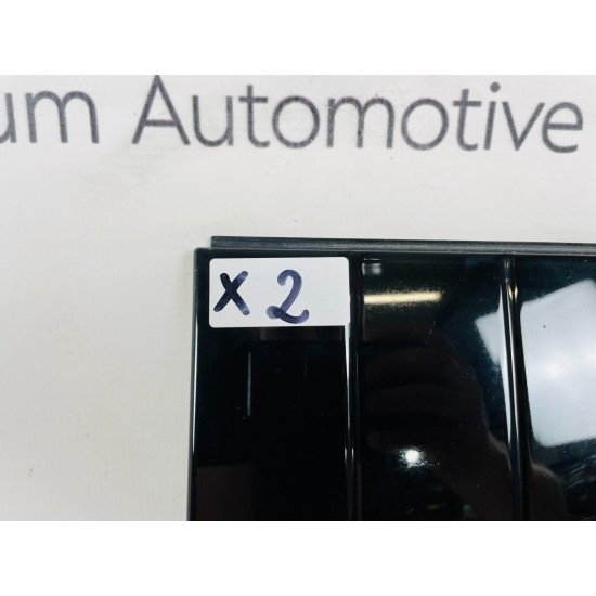 Range Rover Vogue L405 Door Trim Panel Left Side 2018 – 2022 [X2]