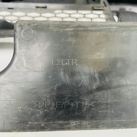 Range Rover Evoque Front Bumper Genuine Corris Grey With Grill 2015 - 2018 [ap20