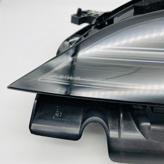 Tesla Model 3 Headlight Genuine Face Lift Left Passenger Nearside 2024 - 2025 Tesla Model 3 Headlight Genuine Face Lift Left Passenger Nearside 2024 - 2025