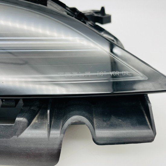 Tesla Model 3 Headlight Genuine Face Lift Right Driver Offside 2024 - 2025 Tesla Model 3 Headlight Genuine Face Lift Right Driver Offside 2024 - 2025