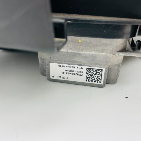 Tesla Model 3 Right Driver Side Headlight Genuine Offside 2020 - 2024 [l509]