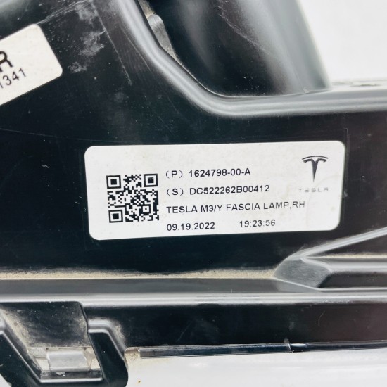Tesla Model 3 & Y Drl Facia Fog Light Right Side 2017 - 2023 / 1624798-00-a Tesla Model 3 & Y Drl Facia Fog Light Right Side 2017 - 2023 / 1624798-00-a