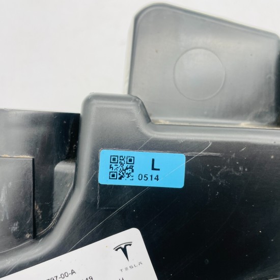 Tesla Model 3 & Y Drl Facia Fog Light Left Side 1624797-00-a / 2017 - 2023 Tesla Model 3 & Y Drl Facia Fog Light Left Side 1624797-00-a / 2017 - 2023