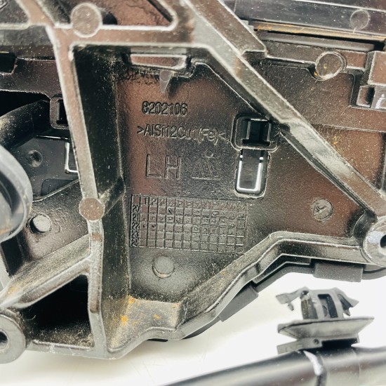 Tesla Model Y Wing Mirror Genuine Left Passenger Side 2020 - 2024 / 1609790-00-d Tesla Model Y Wing Mirror Genuine Left Passenger Side 2020 - 2024 / 1609790-00-d