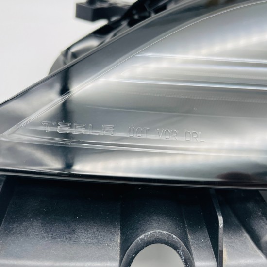 Tesla Model 3 Headlight Genuine Face Lift Left Passenger Nearside 2024 - 2025 Tesla Model 3 Headlight Genuine Face Lift Left Passenger Nearside 2024 - 2025