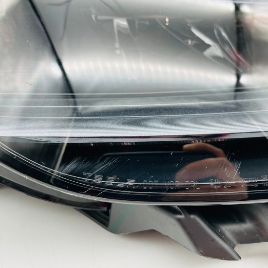 Tesla Model 3 Headlight Driver Right Side Genuine  1514953-00-c 2020-2024 [l389