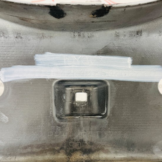 Toyota Auris Front Bumper E18 Mk2 Genuine White 5211902k40 | 2015-2018 [Bc81]