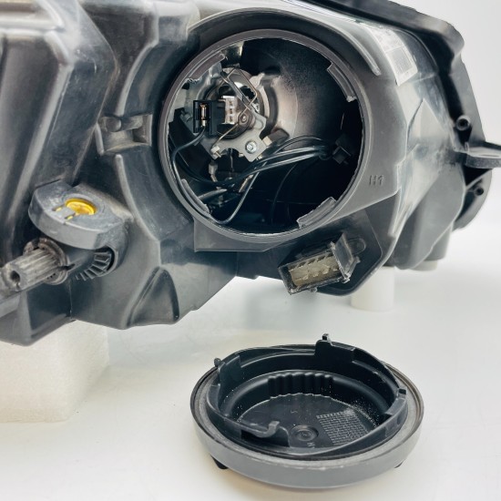 Vauxhall Corsa D Headlight Headlamp Left Passenger Side 2011 - 2015 [l50]