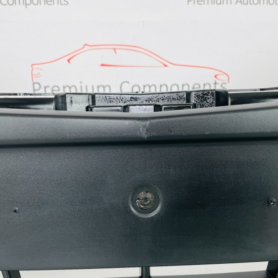 Vauxhall Movano Front Bumper / Renault Master Genuine 620220008r / 2010 - 2019 Vauxhall Movano Front Bumper / Renault Master Genuine 620220008r / 2010 - 2019