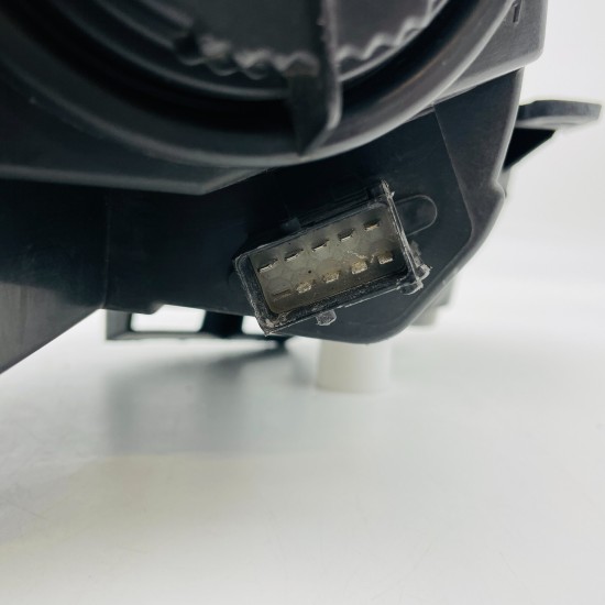 Vauxhall Corsa D Headlight Headlamp Left Passenger Side 2011 - 2015 [l50]