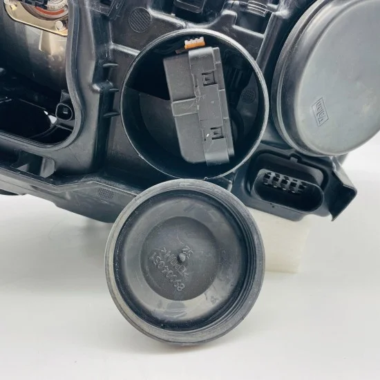 VW Transporter Mk5 Headlight Genuine Left Passenger Nearside Headlamp 2018 -2023 VW Transporter Mk5 Headlight Genuine Left Passenger Nearside Headlamp 2018 -2023