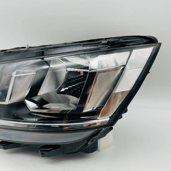 VW Transporter Mk5 Headlight Genuine Left Passenger Nearside Headlamp 2018 -2023 VW Transporter Mk5 Headlight Genuine Left Passenger Nearside Headlamp 2018 -2023