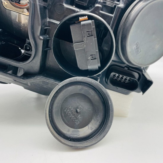 VW Transporter Mk5 Passenger Headlight Genuine Left Nearside Headlamp 2018 -2023 VW Transporter Mk5 Passenger Headlight Genuine Left Nearside Headlamp 2018 -2023
