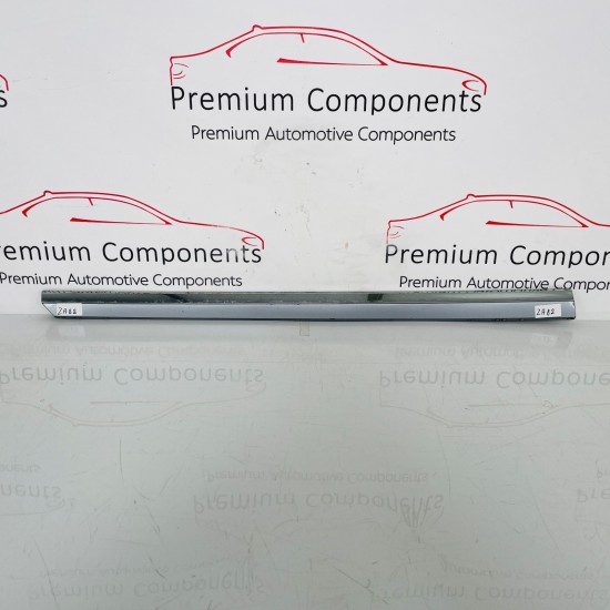 VW Passat B8 Front Left Door Moulding Genuine Protective Trim Strip 2015 - 2019 VW Passat B8 Front Left Door Moulding Genuine Protective Trim Strip 2015 - 2019