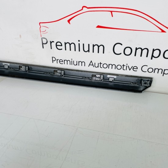 VW Passat B8 Front Left Door Moulding Genuine Protective Trim Strip 2015 - 2019 VW Passat B8 Front Left Door Moulding Genuine Protective Trim Strip 2015 - 2019