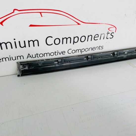 VW Passat B8 Front Left Door Moulding Genuine Protective Trim Strip 2015 - 2019 VW Passat B8 Front Left Door Moulding Genuine Protective Trim Strip 2015 - 2019