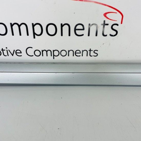 VW Passat B8 Front Left Door Moulding Genuine Protective Trim Strip 2015 - 2019 VW Passat B8 Front Left Door Moulding Genuine Protective Trim Strip 2015 - 2019