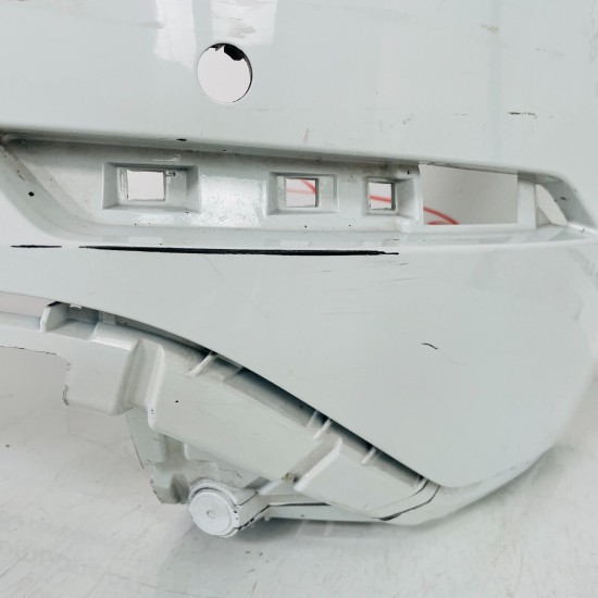 VW Touran R Line Rear Bumper Skin Genuine White - No Repairs - 2015 – 2020 [ak81 VW Touran R Line Rear Bumper Skin Genuine White - No Repairs - 2015 – 2020 [ak81